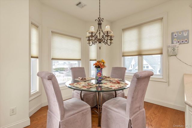 568 Pacing Way 568, Westbury, NY 11590