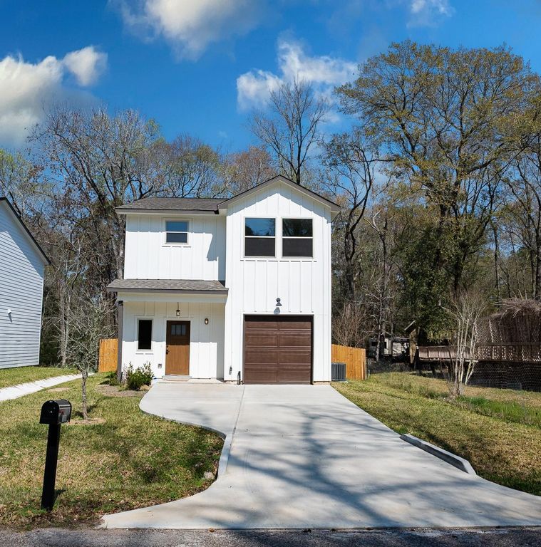 1009 Spokane River Road, Conroe, TX 77316