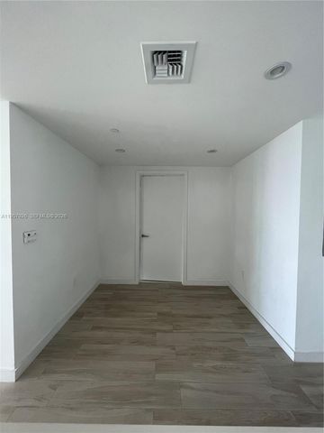 1300 S Miami Ave 4504, Miami, FL 33131