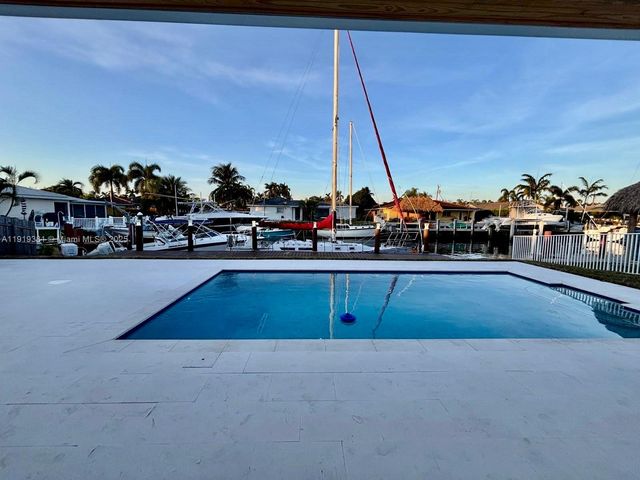 1409 SE 14th Ct, Deerfield Beach, FL 33441