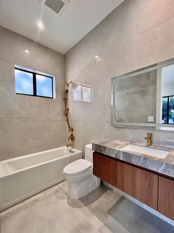 1409 SE 14th Ct, Deerfield Beach, FL 33441