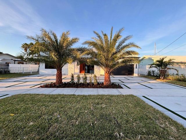 1409 SE 14th Ct, Deerfield Beach, FL 33441