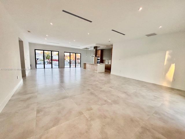 1409 SE 14th Ct, Deerfield Beach, FL 33441