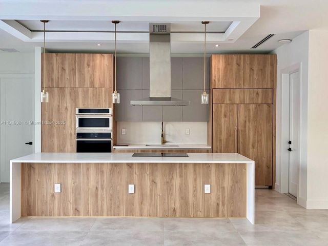 1409 SE 14th Ct, Deerfield Beach, FL 33441