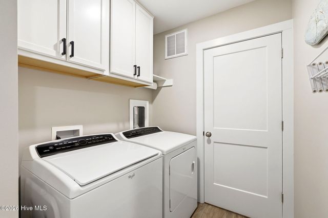 135 NE 75th Street, Oak Island, NC 28465