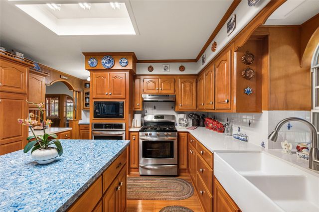 423 Jane Street, East Bernard, TX 77435