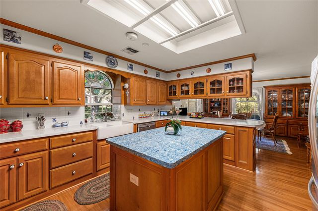 423 Jane Street, East Bernard, TX 77435