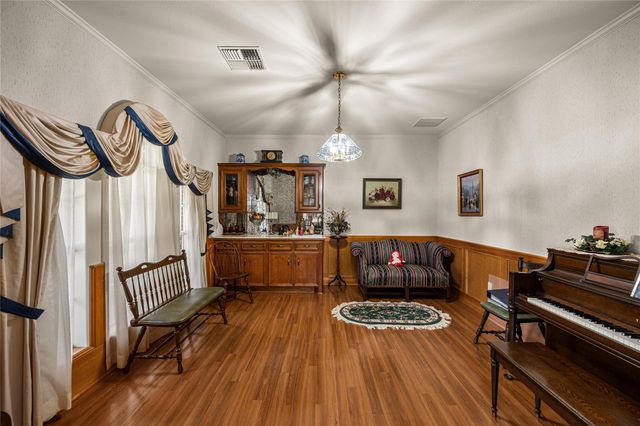 423 Jane Street, East Bernard, TX 77435