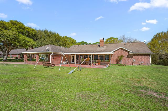 423 Jane Street, East Bernard, TX 77435