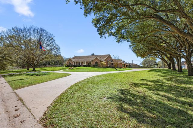 423 Jane Street, East Bernard, TX 77435