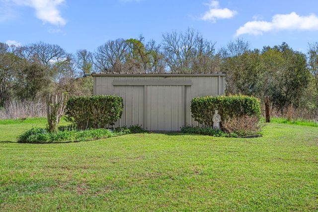 423 Jane Street, East Bernard, TX 77435