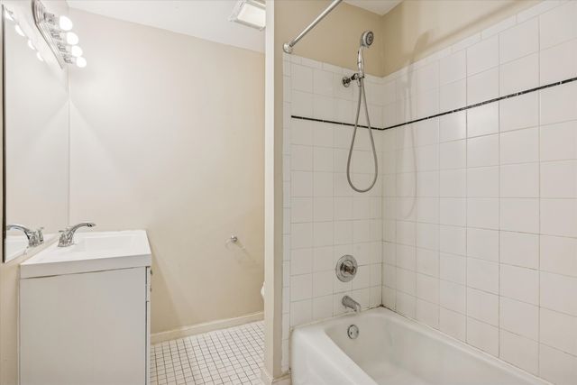 1041 N Mill Street 307, Naperville, IL 60563