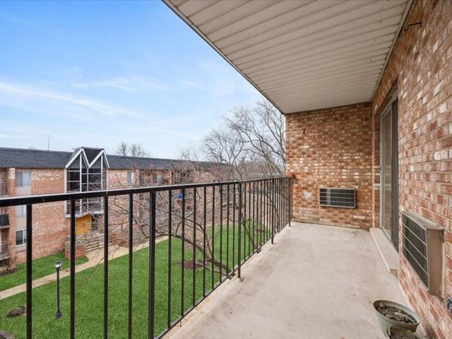 1041 N Mill Street 307, Naperville, IL 60563