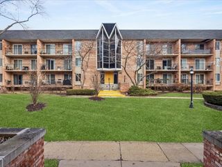 1041 N Mill Street 307, Naperville, IL 60563