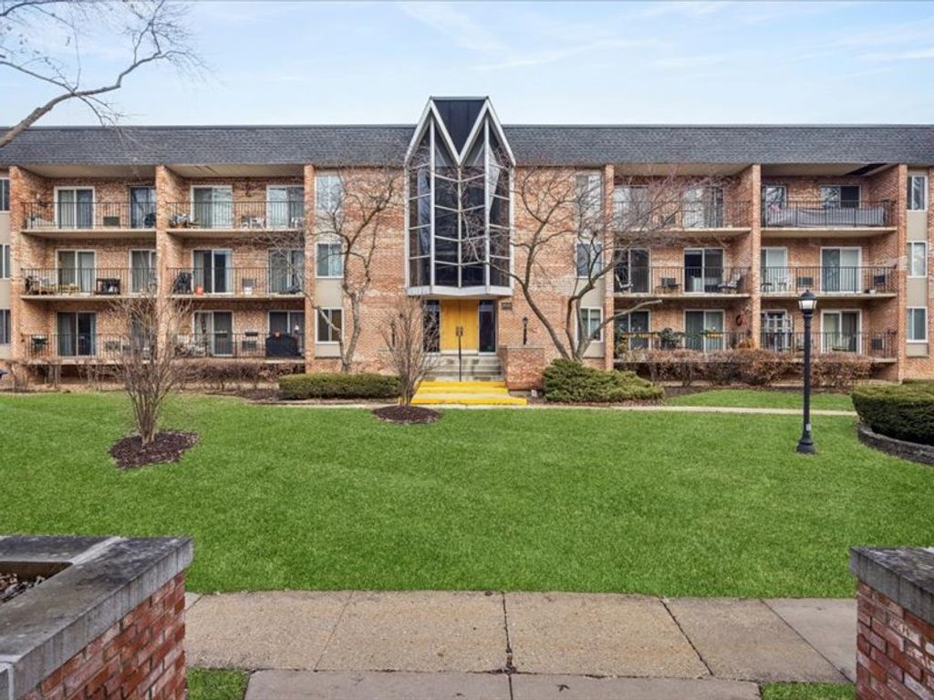 1041 N Mill Street 307, Naperville, IL 60563