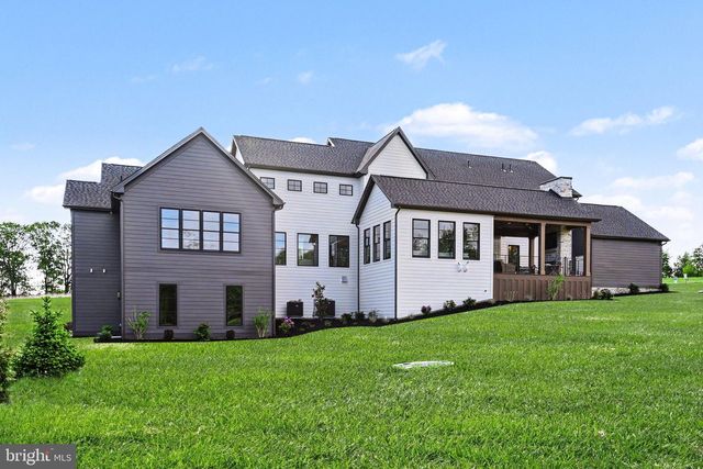 102 CALIA CIRCLE, Hummelstown, PA 17036