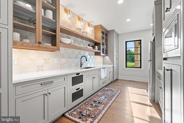 102 CALIA CIRCLE, Hummelstown, PA 17036