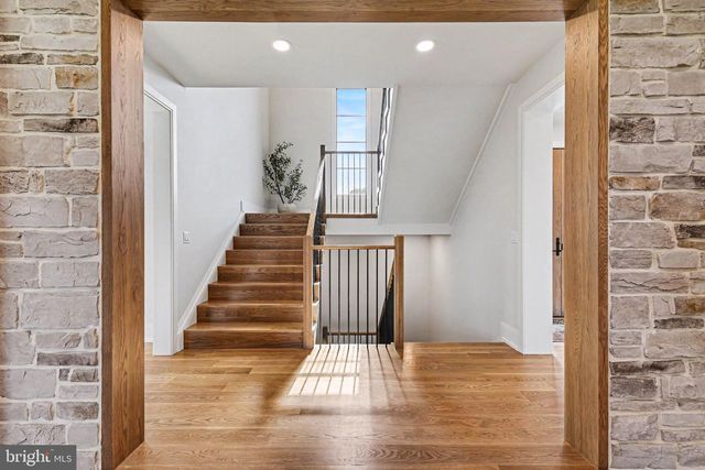 102 CALIA CIRCLE, Hummelstown, PA 17036