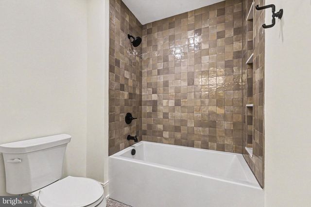 102 CALIA CIRCLE, Hummelstown, PA 17036
