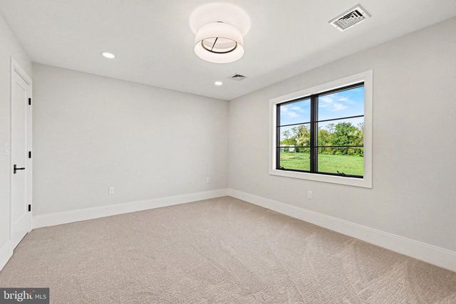 102 CALIA CIRCLE, Hummelstown, PA 17036