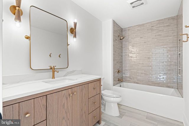 102 CALIA CIRCLE, Hummelstown, PA 17036