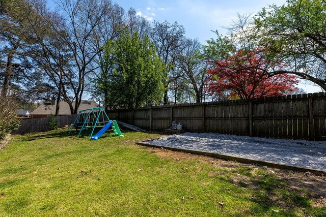 2800 ROCKCREEK PKY, Memphis, TN 38016