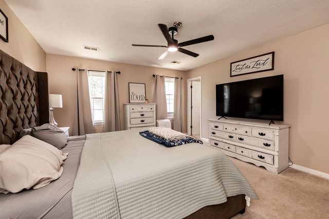 2800 ROCKCREEK PKY, Memphis, TN 38016
