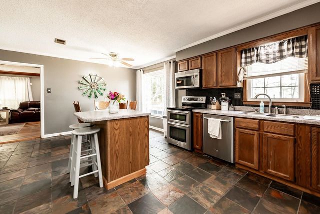 2800 ROCKCREEK PKY, Memphis, TN 38016