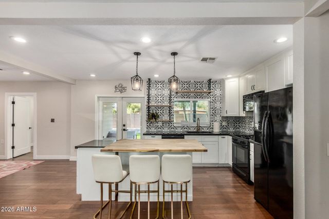 1842 N 37TH Street, Phoenix, AZ 85008