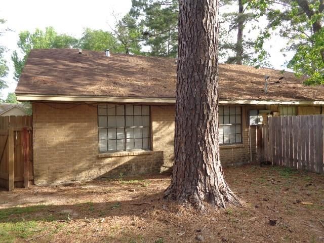 1736 Hazelwood Street, Conroe, TX 77301