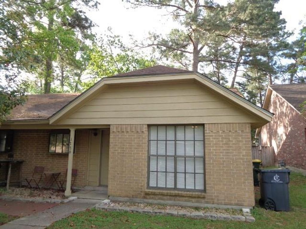 1736 Hazelwood Street, Conroe, TX 77301