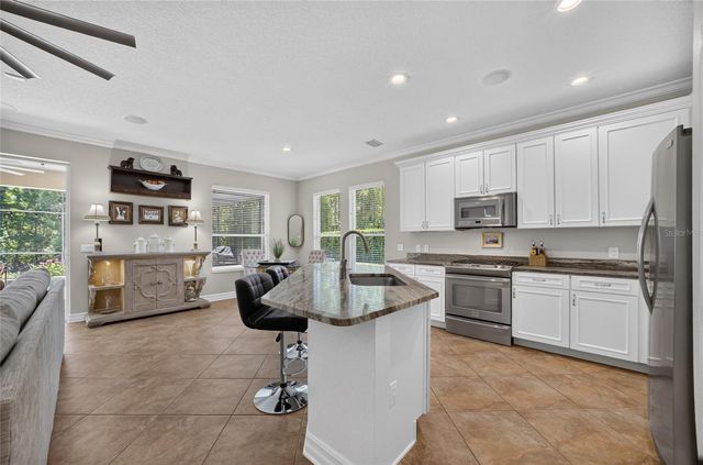 6587 OLD CARRIAGE ROAD, Winter Garden, FL 34787