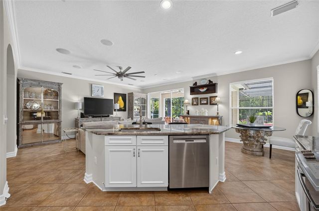 6587 OLD CARRIAGE ROAD, Winter Garden, FL 34787