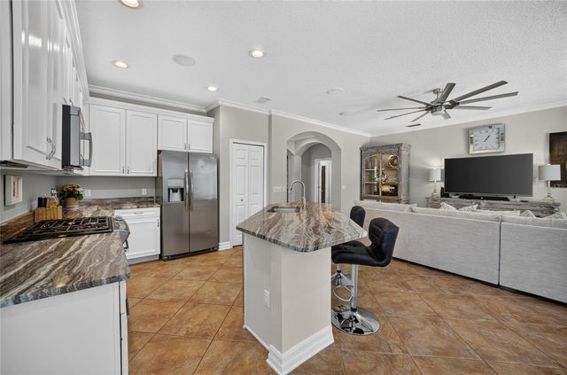 6587 OLD CARRIAGE ROAD, Winter Garden, FL 34787