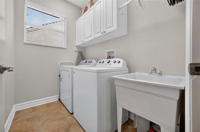 6587 OLD CARRIAGE ROAD, Winter Garden, FL 34787