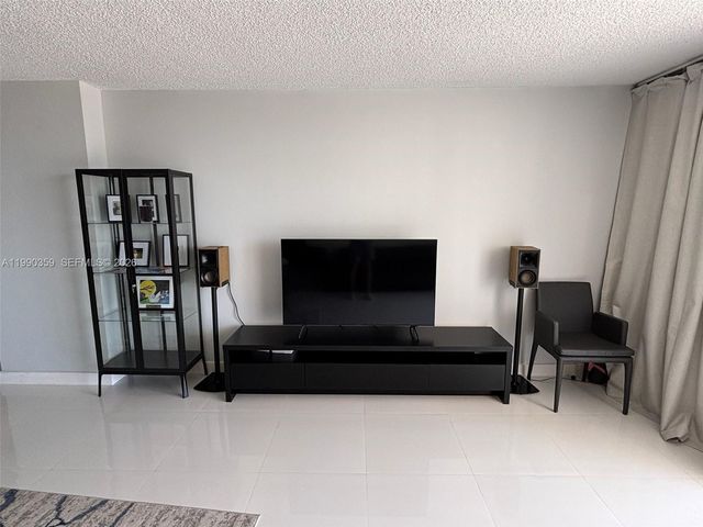 1865 S Ocean Dr 4F, Hallandale Beach, FL 33009