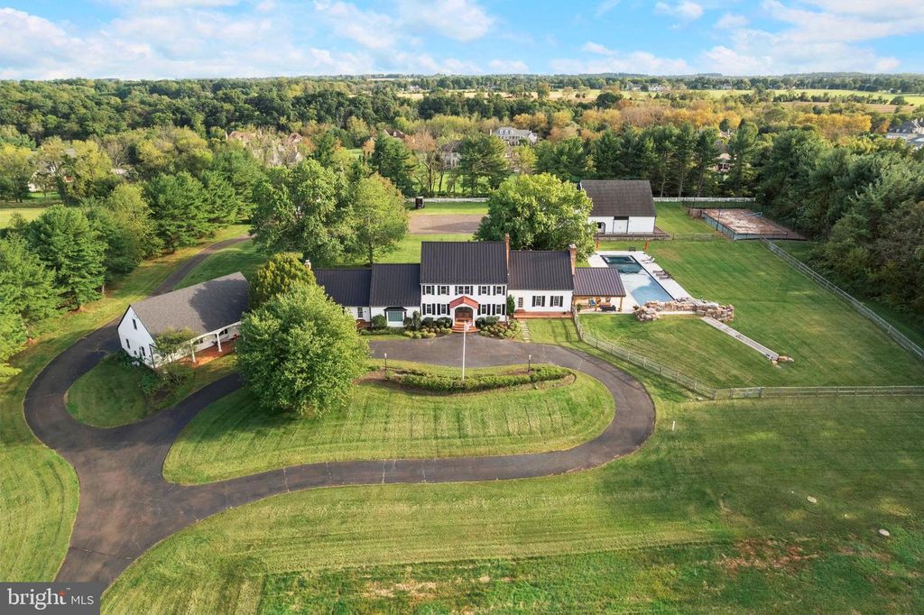 360 WOODHILL RD, Newtown, PA 18940 — exterior