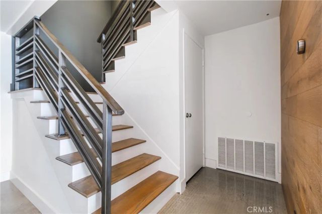 19865 Hiawatha Street, Chatsworth, CA 91311