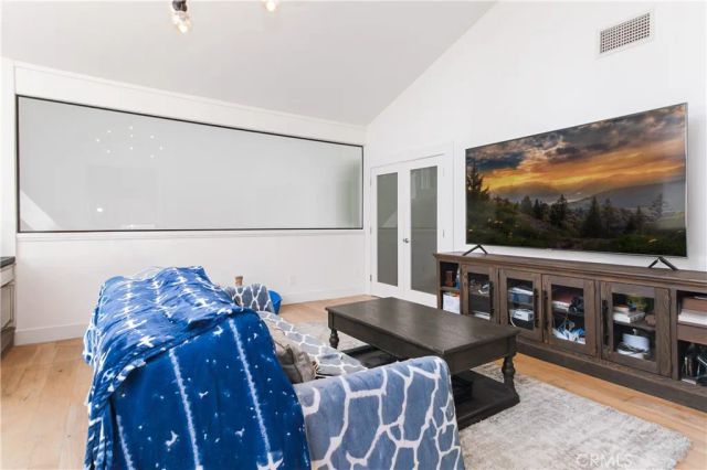 19865 Hiawatha Street, Chatsworth, CA 91311