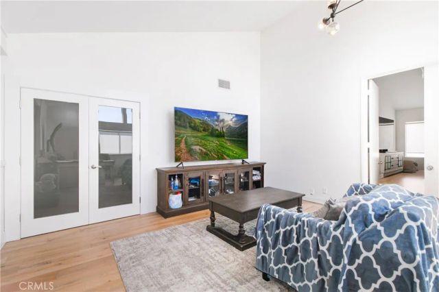 19865 Hiawatha Street, Chatsworth, CA 91311