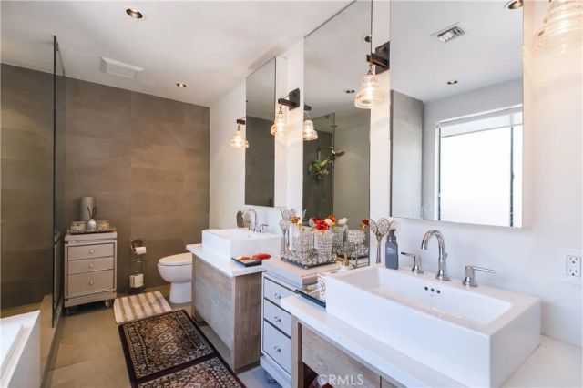 19865 Hiawatha Street, Chatsworth, CA 91311