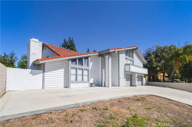 19865 Hiawatha Street, Chatsworth, CA 91311