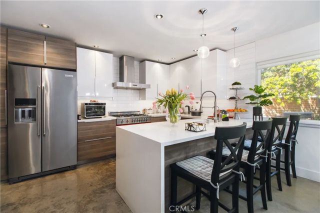 19865 Hiawatha Street, Chatsworth, CA 91311