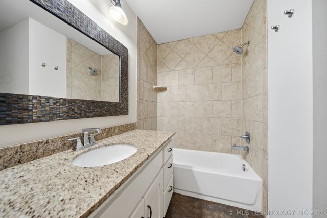 3730 S 13th Place, Broken Arrow, OK 74011