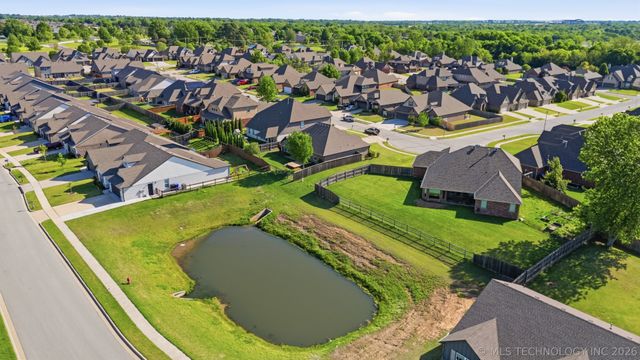 3730 S 13th Place, Broken Arrow, OK 74011