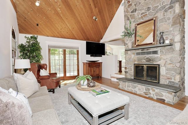 3 Stone Haven Road, West Nyack, NY 10994