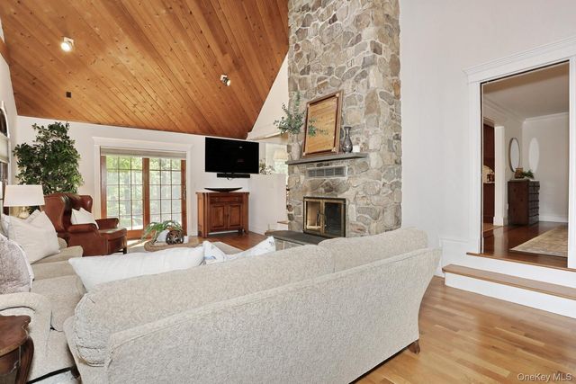 3 Stone Haven Road, West Nyack, NY 10994