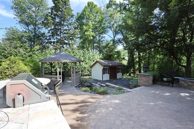 3 Stone Haven Road, West Nyack, NY 10994