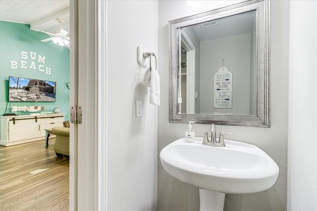 1813 Eleventh St 403, Port Aransas, TX 78373