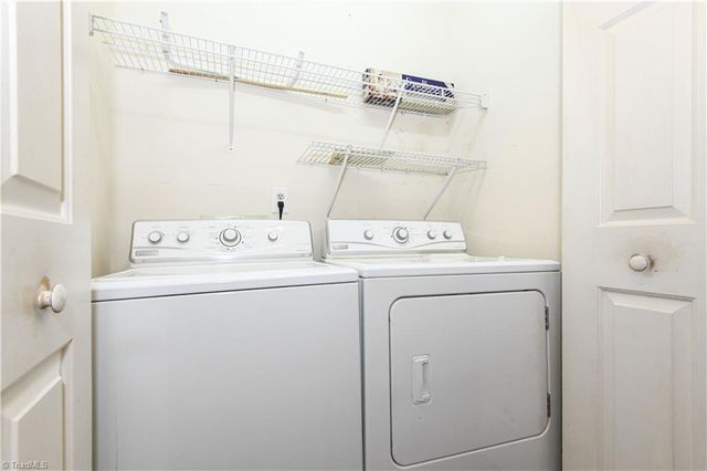 351 S Cherry Street, Kernersville, NC 27284